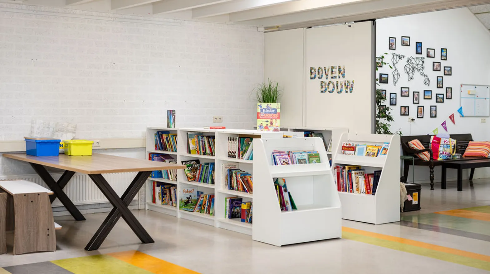 De leeshoek van buitenschoolse opvang Wereldwijzer, kinderopvang Kind&co Ludens