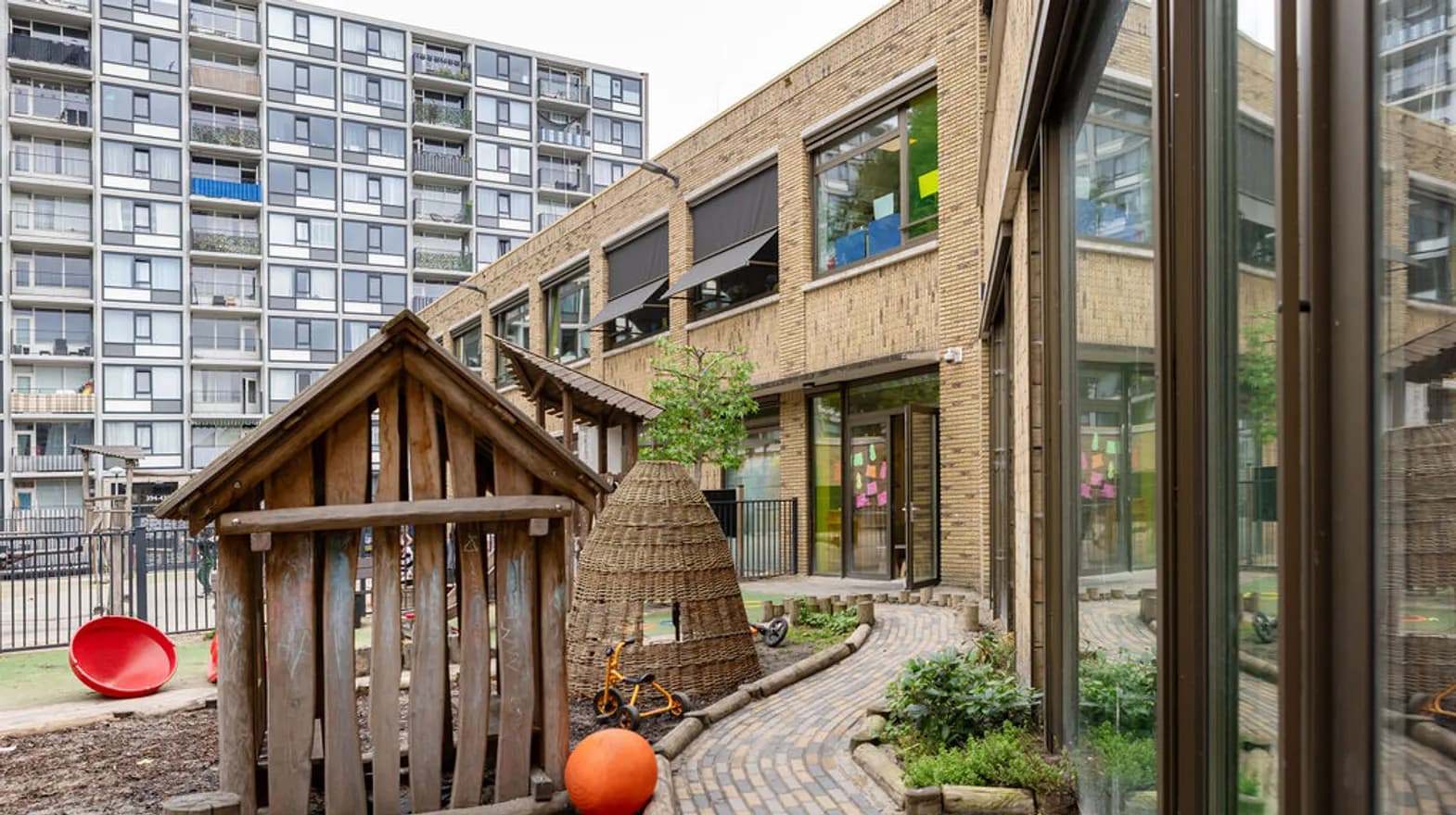 Buitenspeelruimte van PO Mattheus in Utrecht van Kind&co ludens