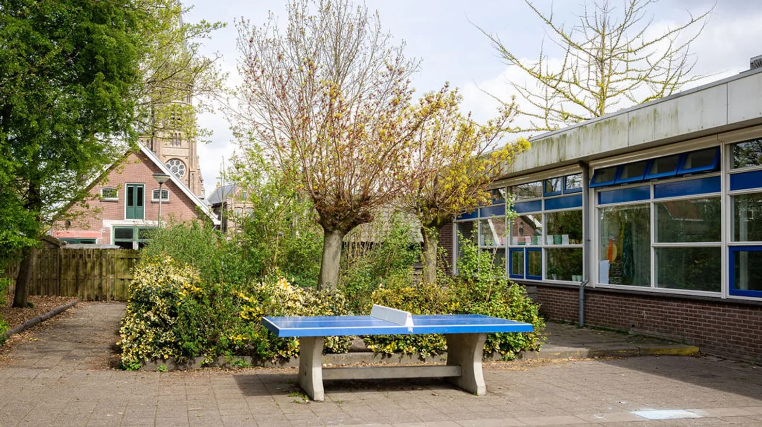 Buitenruimte van BSO De Bron, Kind&co ludens