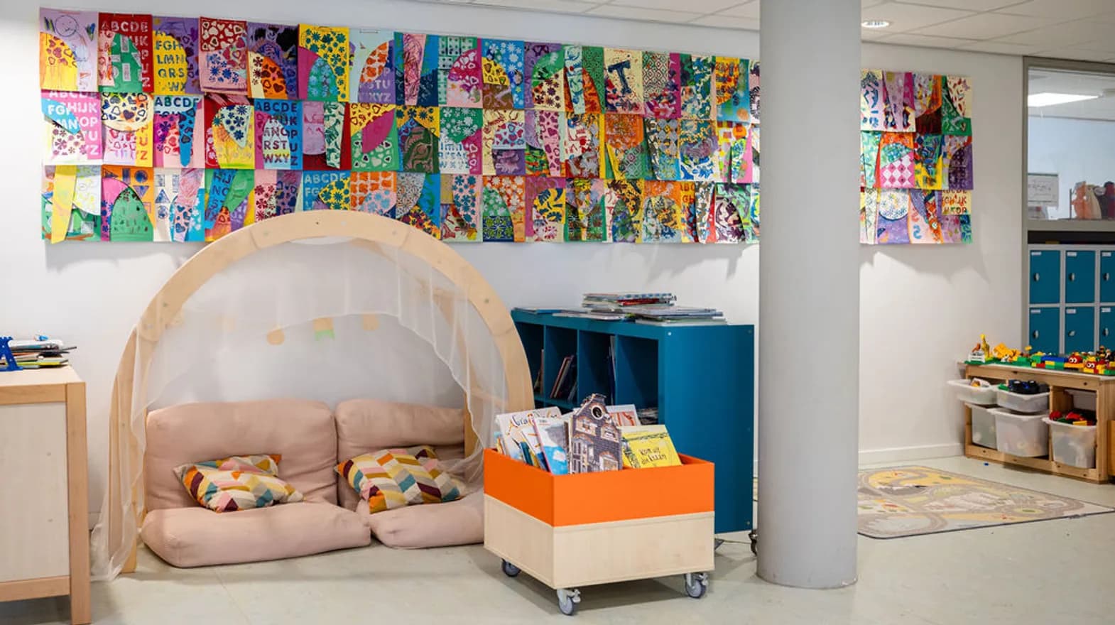 Binnenruimte van PO De Kleine Poort, Kind&co ludens