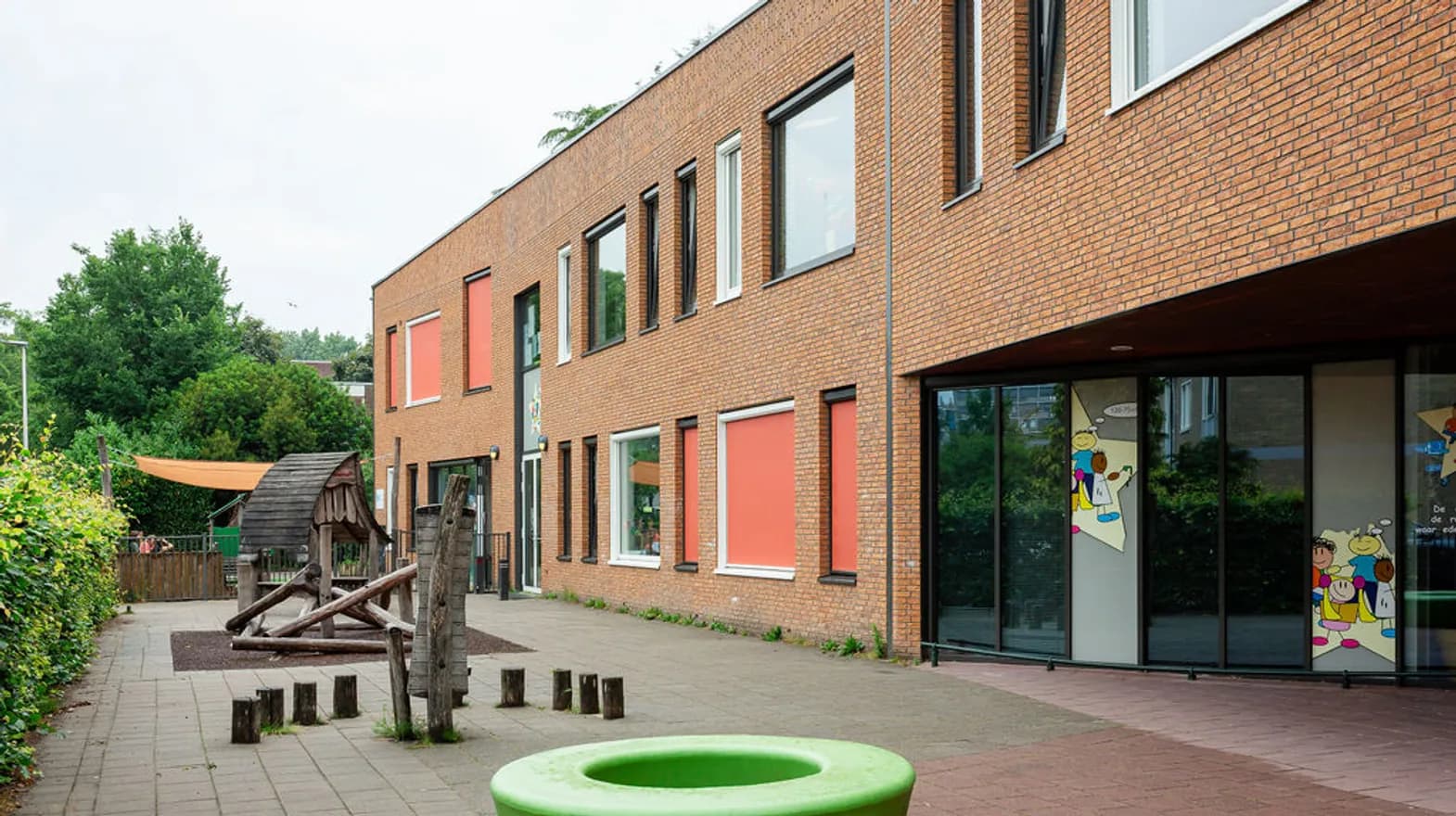 Buitenruimte van PO Joannes 23 Kind&co ludens