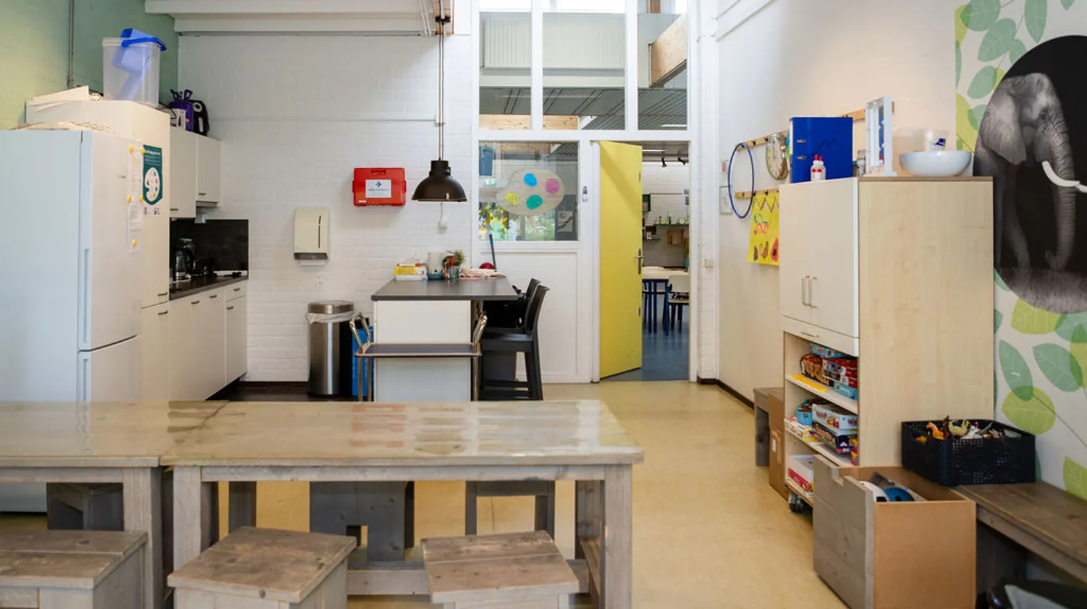 De keuken in de groepsruimte van buitenschoolse opvang de Jutter, kinderopvang Kind&co Ludens