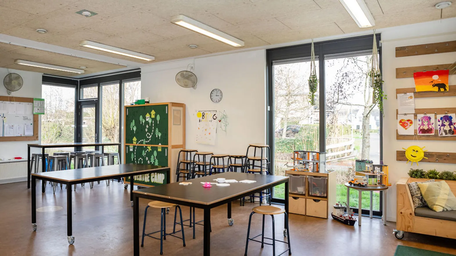 Binnenruimte van BSO Bergbeklimmers, Kind&co ludens