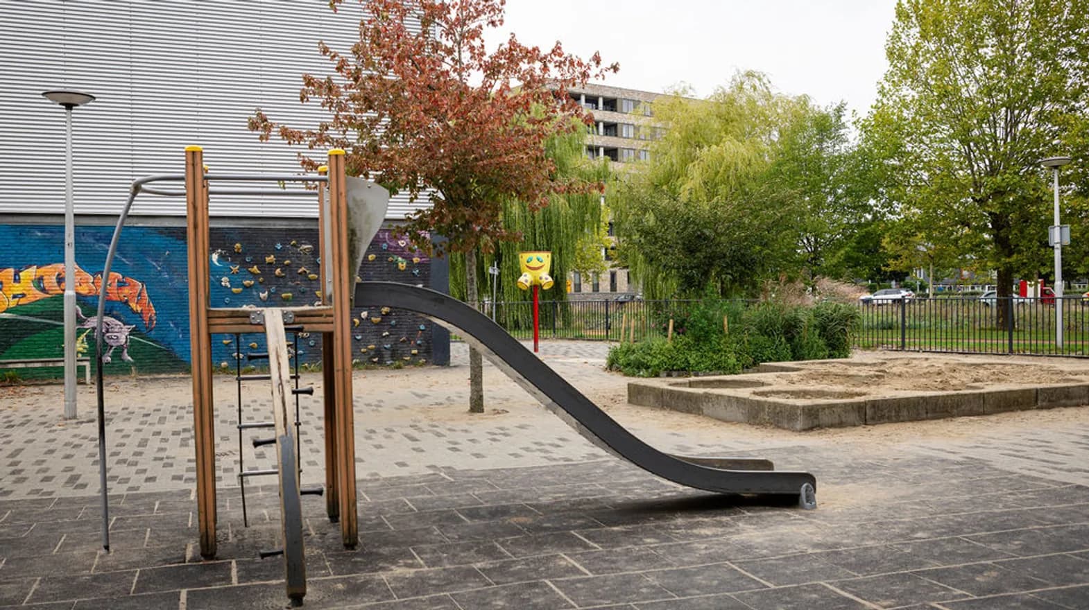 Buitenruimte BSO Achtbaan Utrecht Kind&co ludens