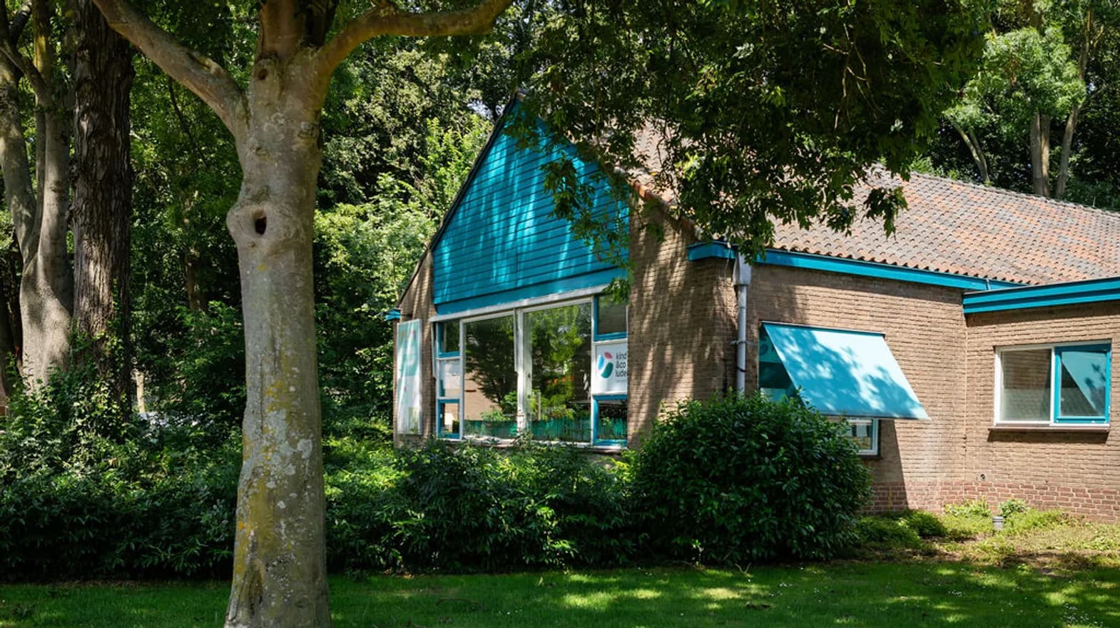 Buitenruimte van PO Klimladder, Kind&co ludens