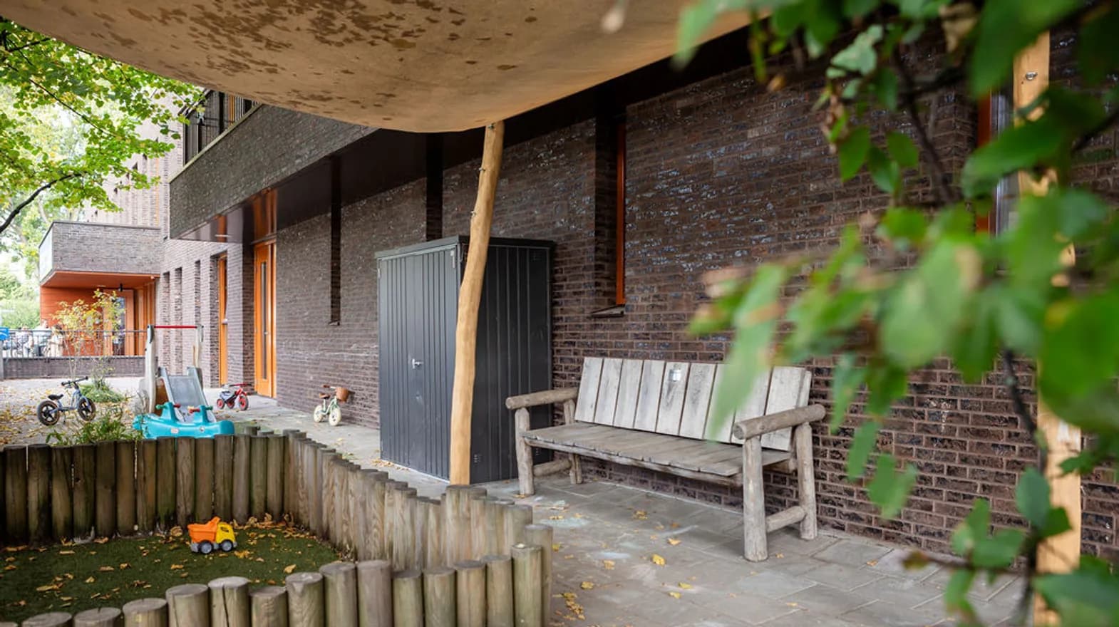 Buitenruimte KDV Speelrijk Weesp Kind&co ludens