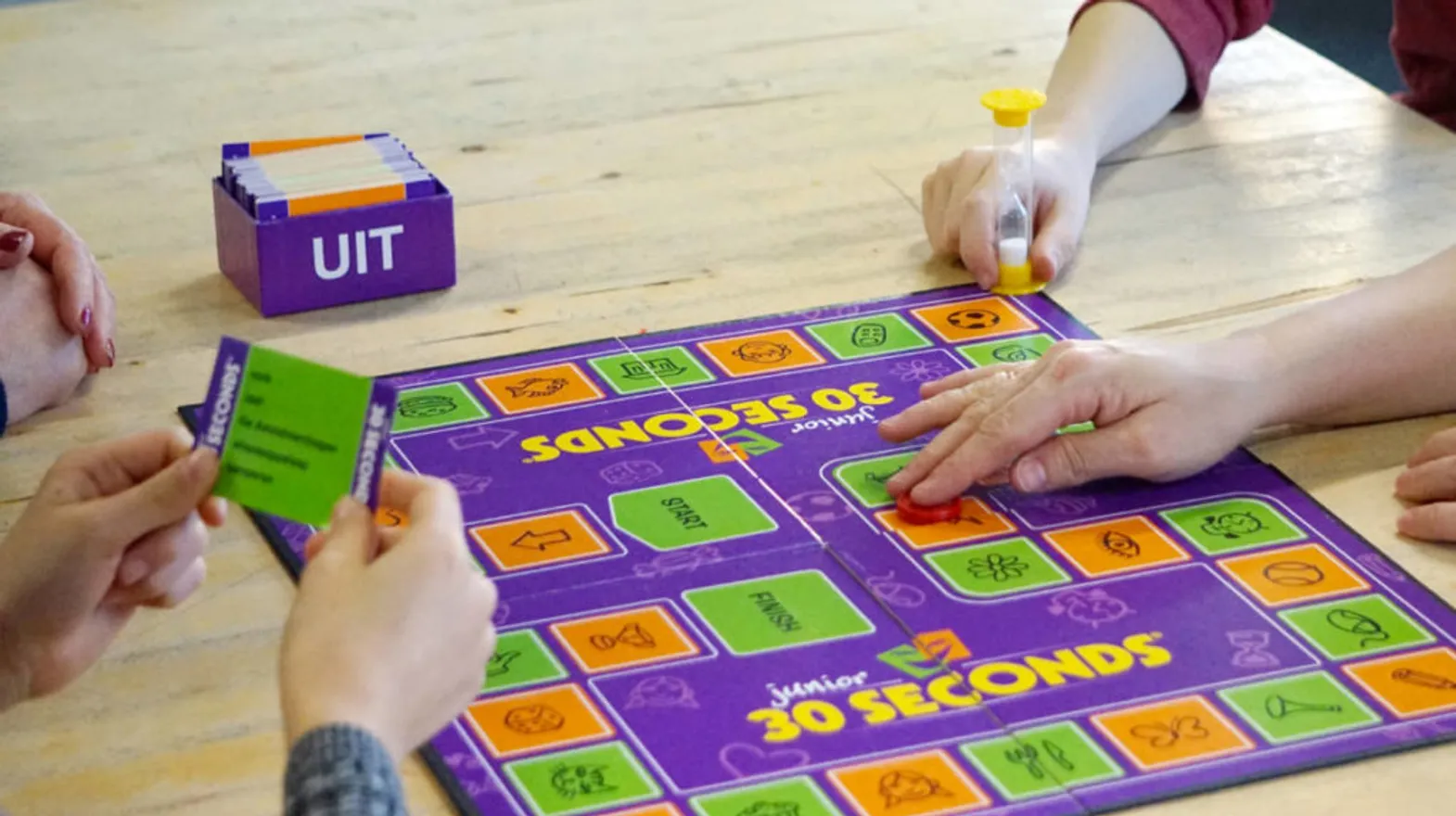 Kinderen spelen het spel 30 seconden bij buitenschoolse opvang Strandlopers bij Kind&co Ludens