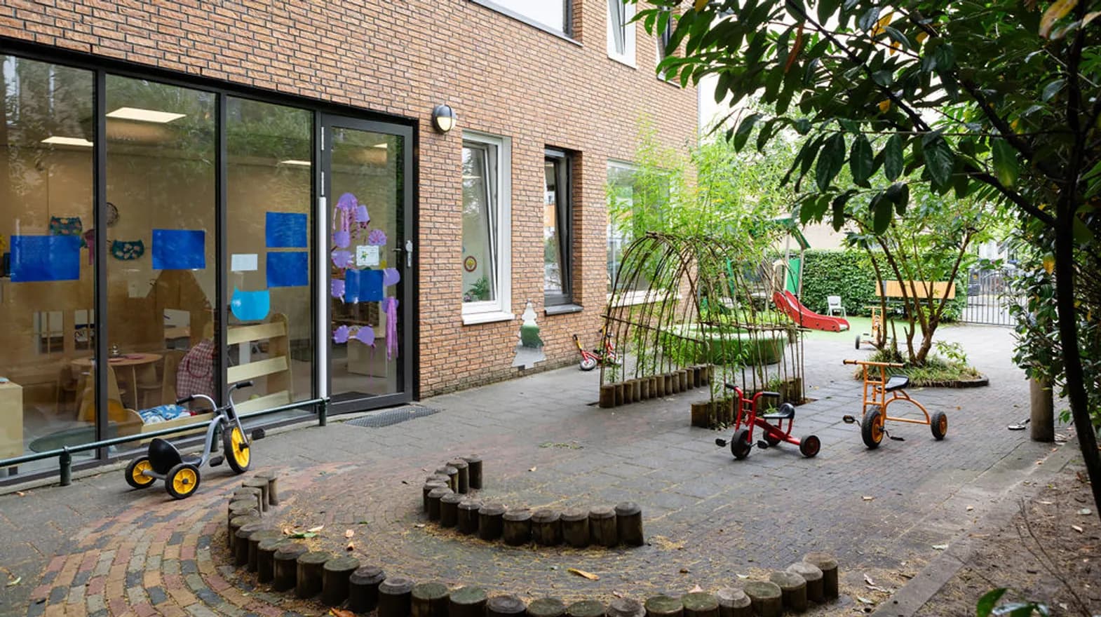 Buitenruimte van PO Joannes 23 Kind&co ludens