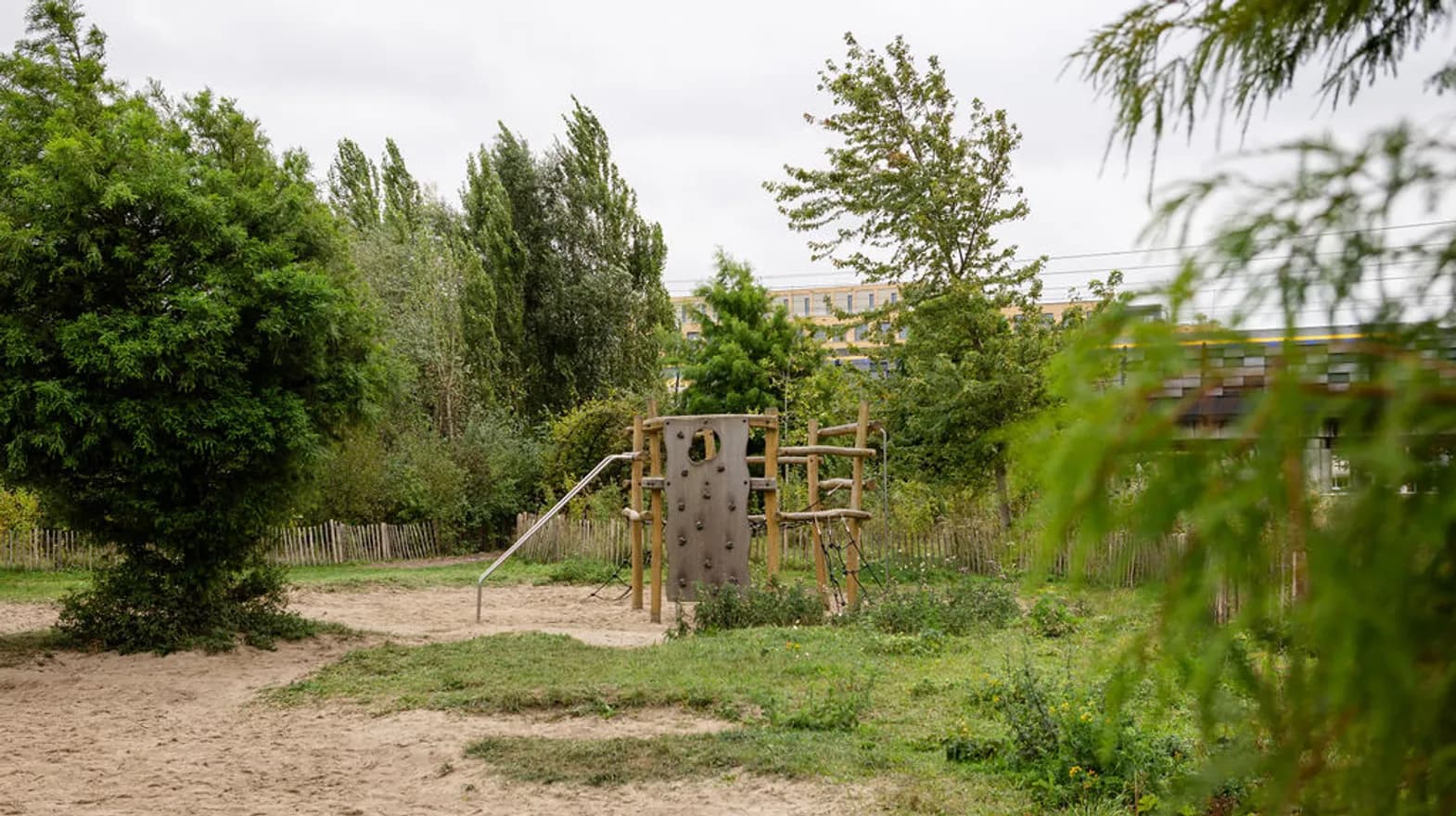 Buitenruimte BSO Schatgravers Utrecht Kind&co ludens