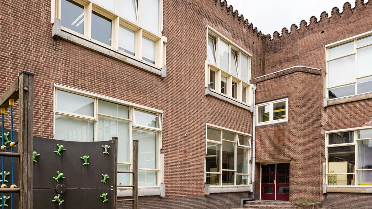 Het pand van buitenschoolse opvang Dwars, kinderopvang Kind&co ludens