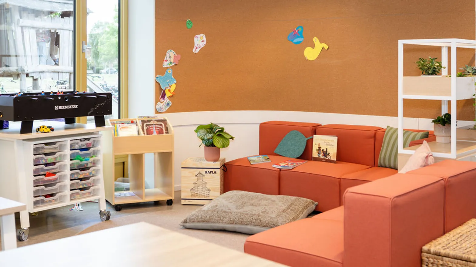 De leeshoek van buitenschoolse opvang Montessori Oog in Al, kinderopvang Kind&co Ludens