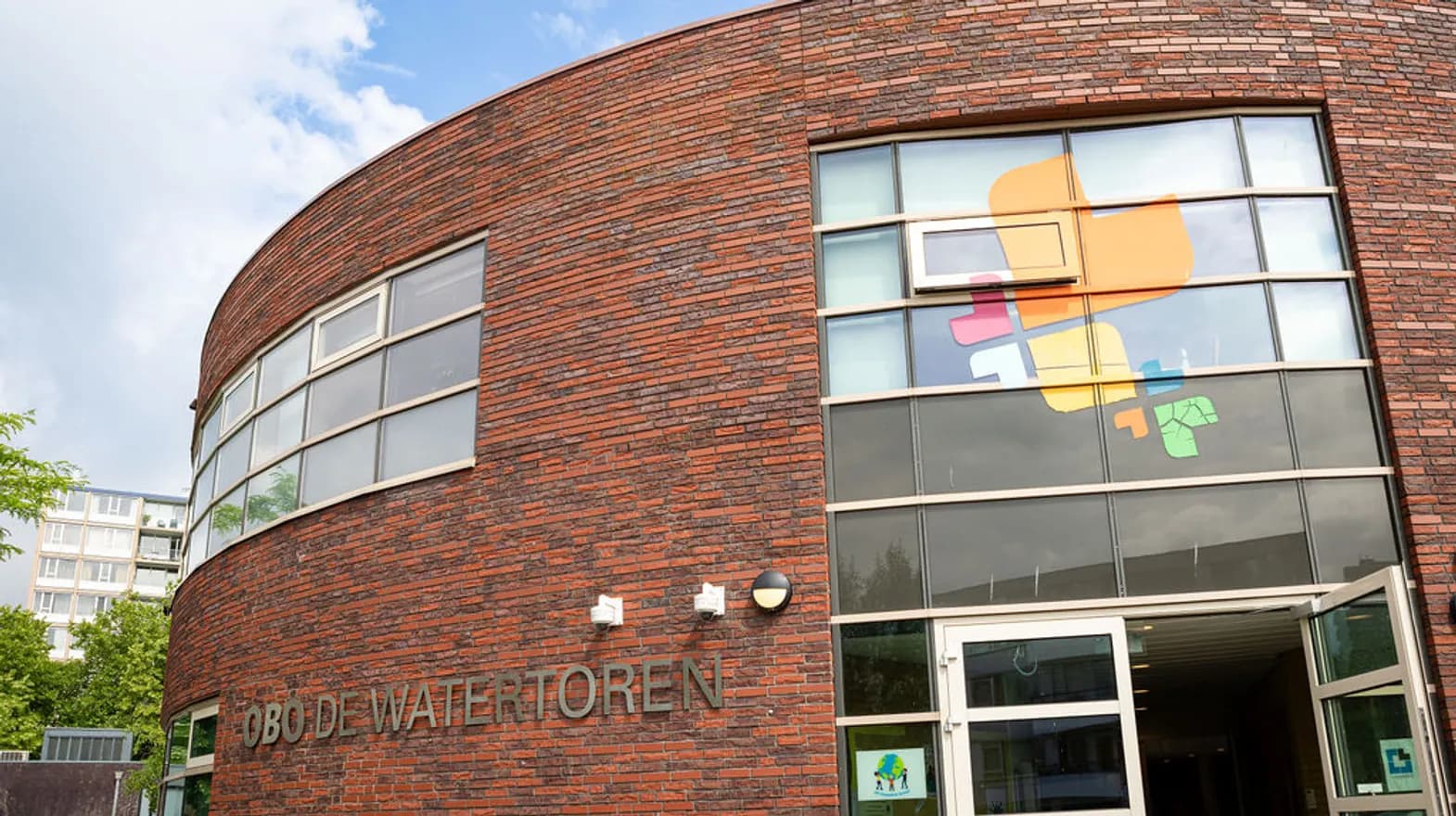 Buitenkant van PO Watertoren Kind&co ludens