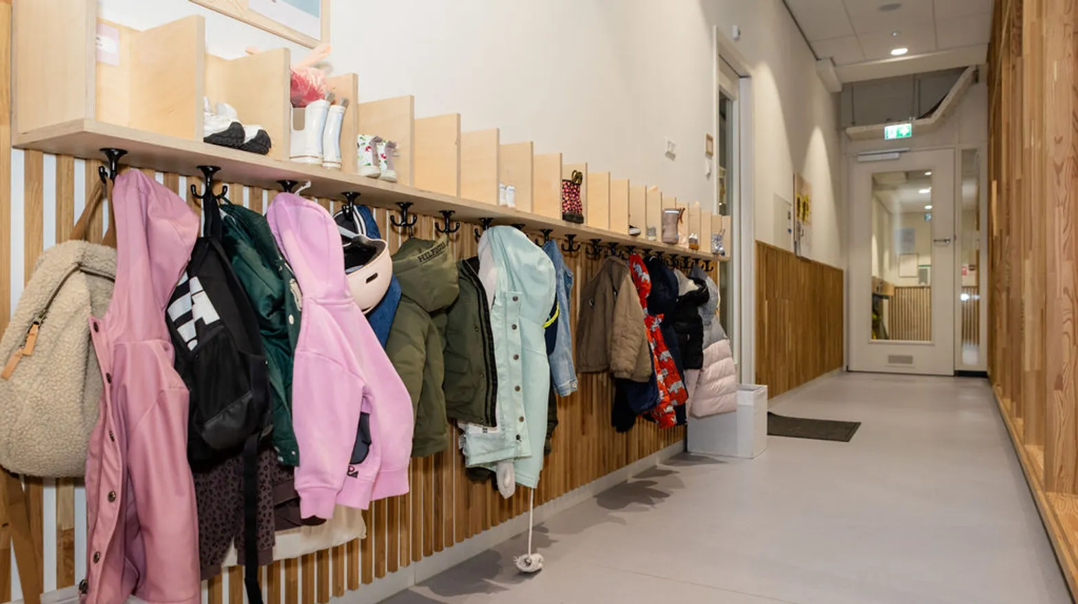 Gang binnenruimte KDV Atelier Diemen Kind&co ludens