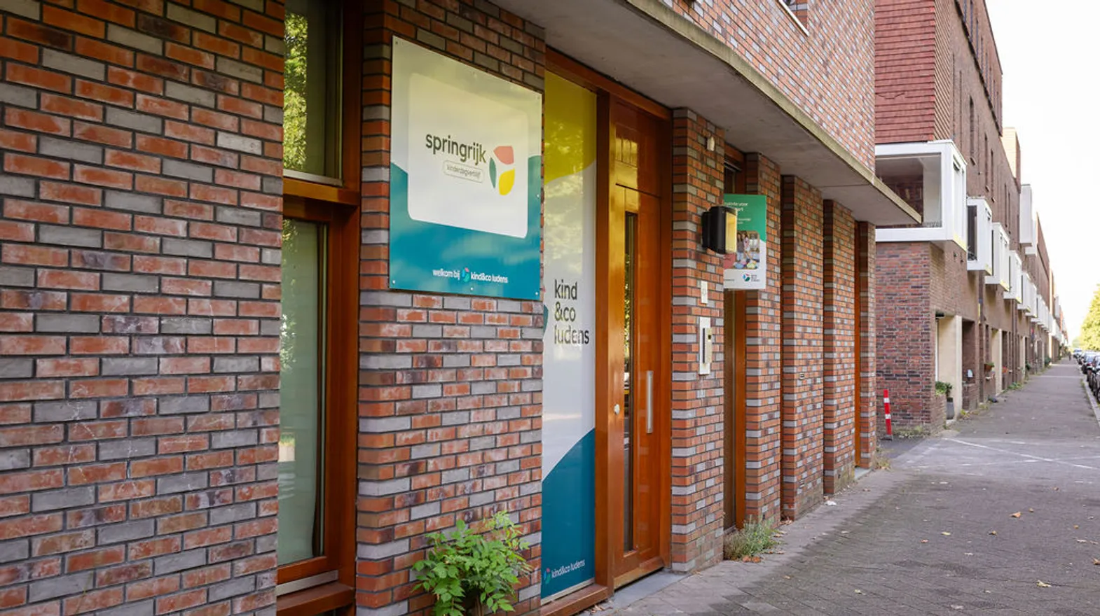 Voorgevel buitenruimte KDV Springrijk Kind&co ludens