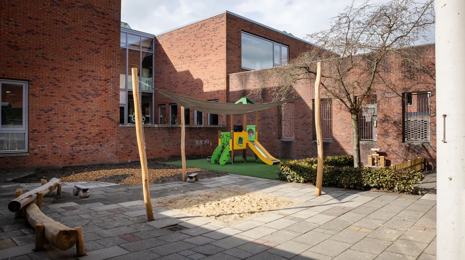 Buitenruimte KDV Springrijk Kind&co ludens