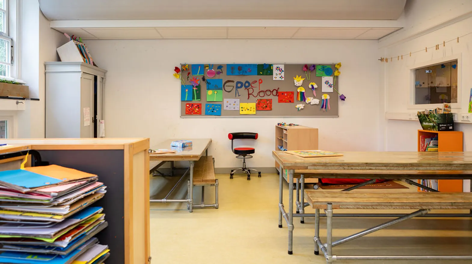 Verschillende speelhoeken in de groepsruimte van buitenschoolse opvang Rijmgeheim, kinderopvang Kind&co Ludens