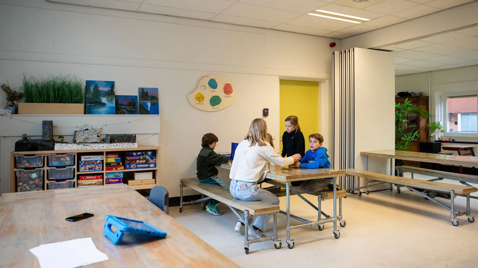 Kinderen spelen een spel bij buitenschoolse opvang Dwars, kinderopvang Kind&co ludens