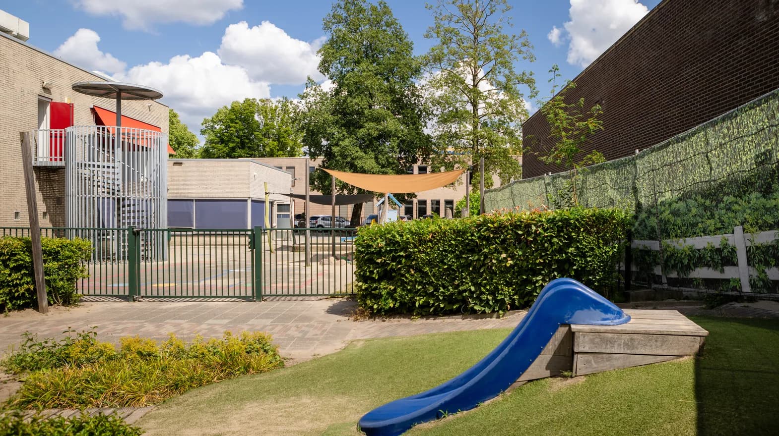 Buitenruimte PO Stepping Stones Utrecht Kind&co ludens Utrecht