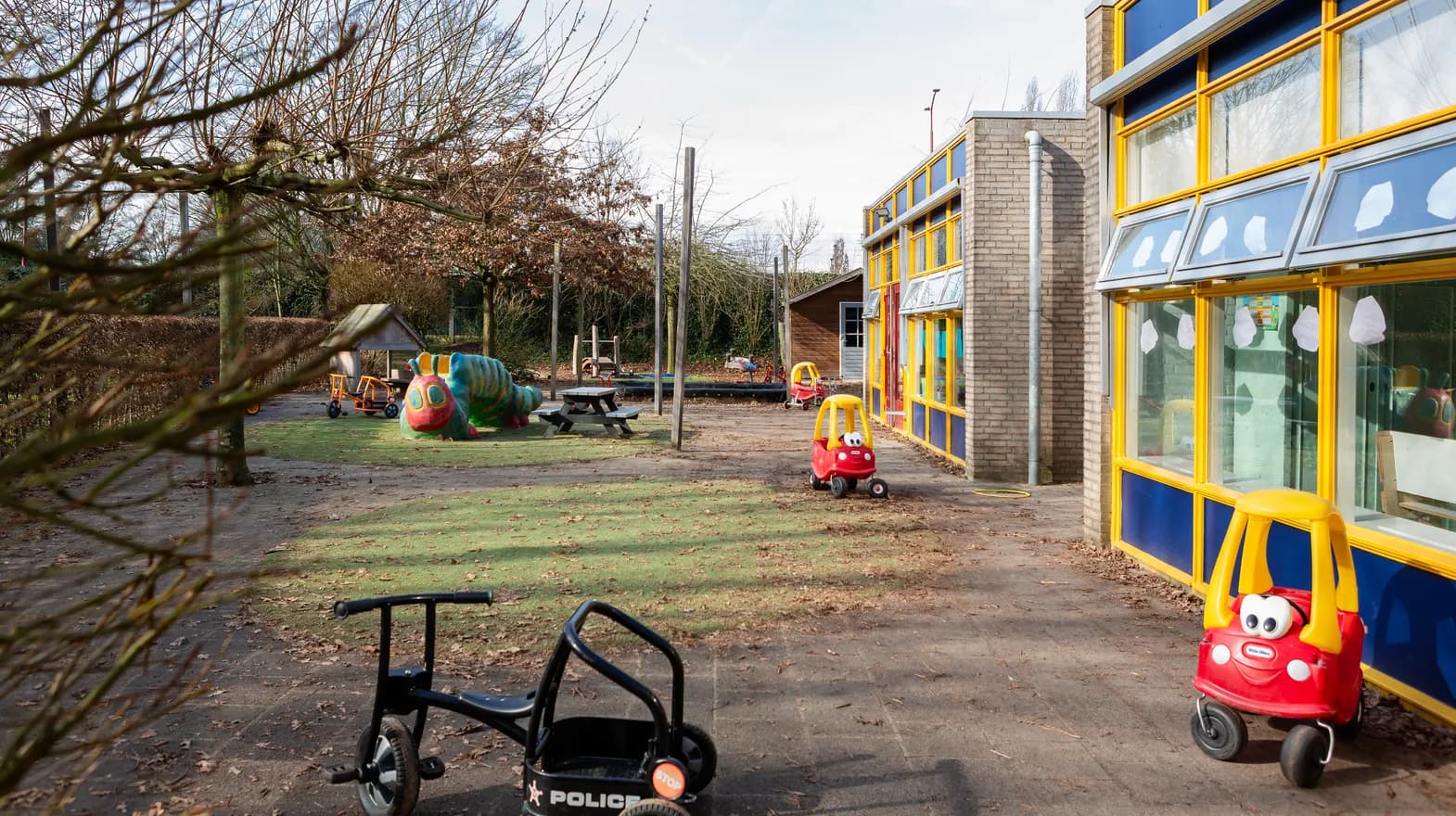 De buitenruimte van kinderdagverblijf Kruimeltje van kinderopvang Kind&co ludens