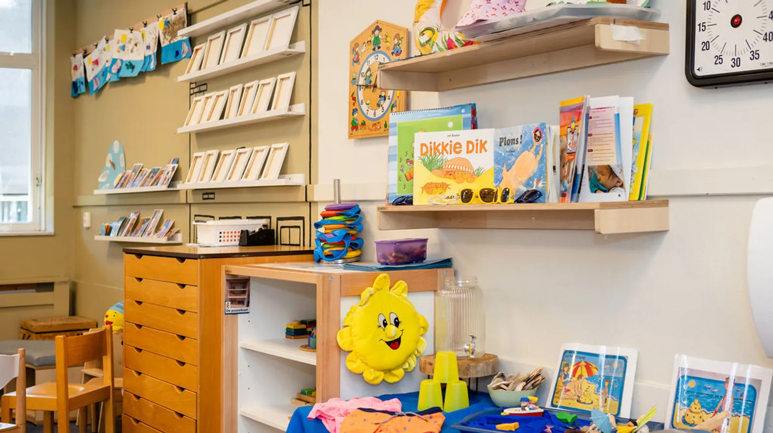 Binnenruimte van PO Petteflet Schoolwoningen, Kind&co ludens