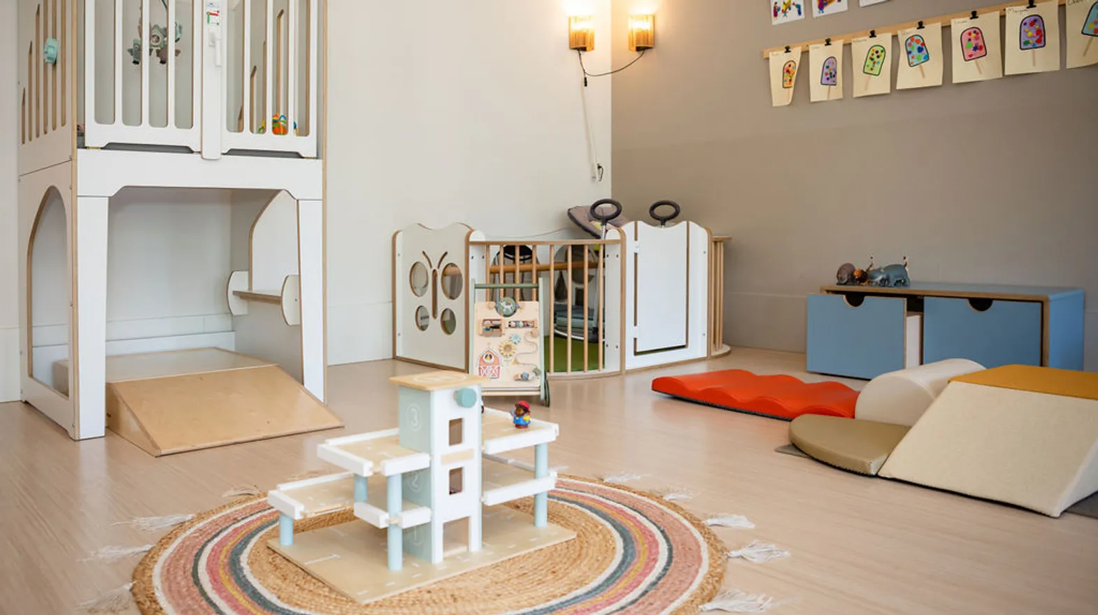 Binnenruimte van KDV Schoolwoningen, Kind&co ludens