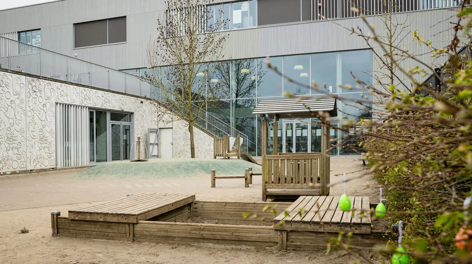 Buitenruimte van PO Noorderbreedte, Kind&co ludens