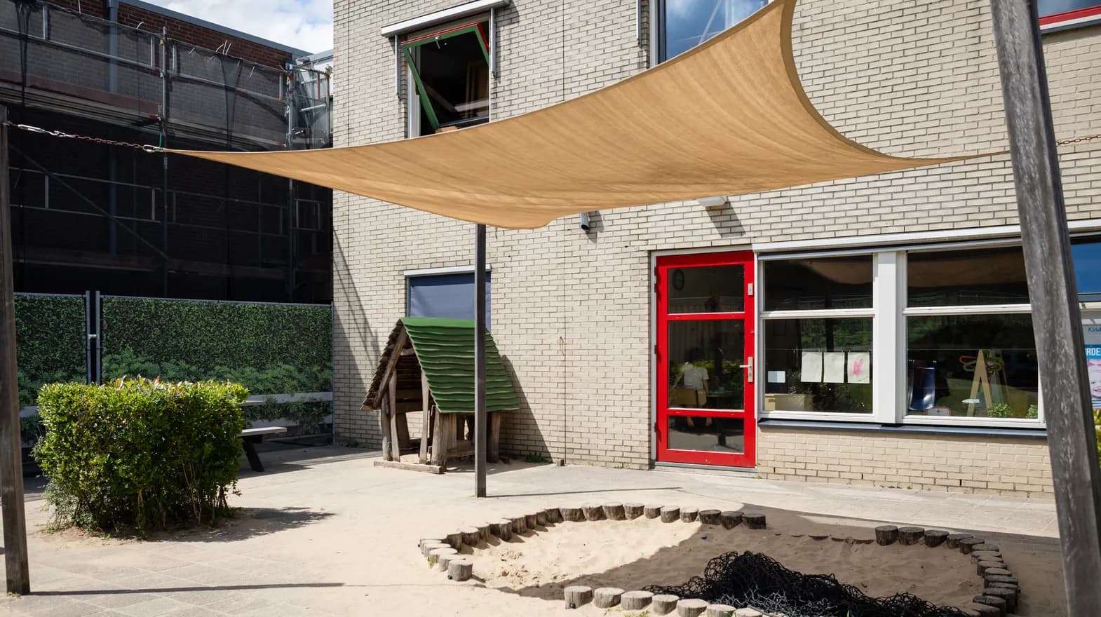 Buitenruimte PO Stepping Stones Utrecht Kind&co ludens Utrecht