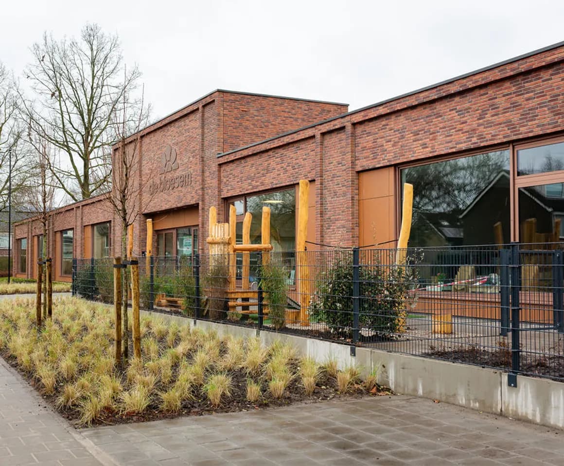 Buitenruimte van PO De Vlindertuin, Kind&co ludens