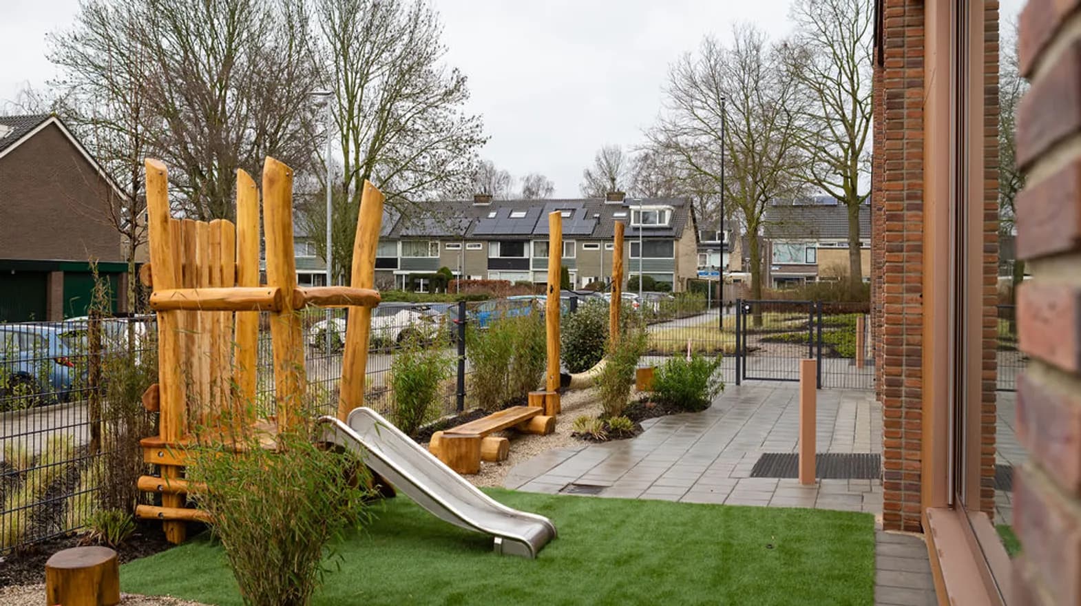 Buitenruimte van PO De Vlindertuin, Kind&co ludens