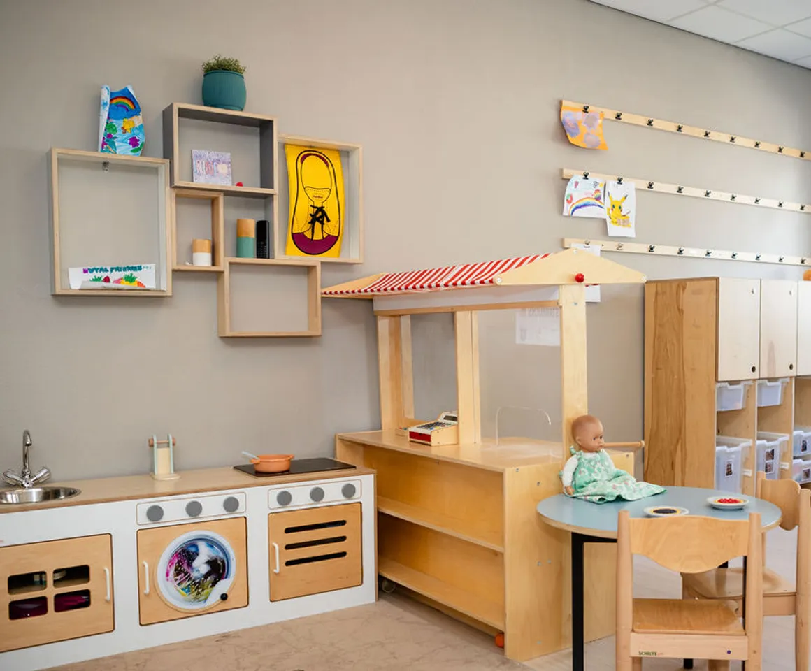 Binnenruimte van PO Schoolwoningen, Kind&co ludens
