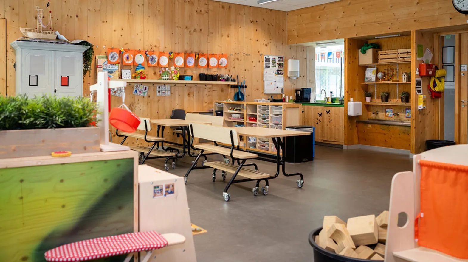 Zithoek binnenruimte peuteropvang Anne Frank