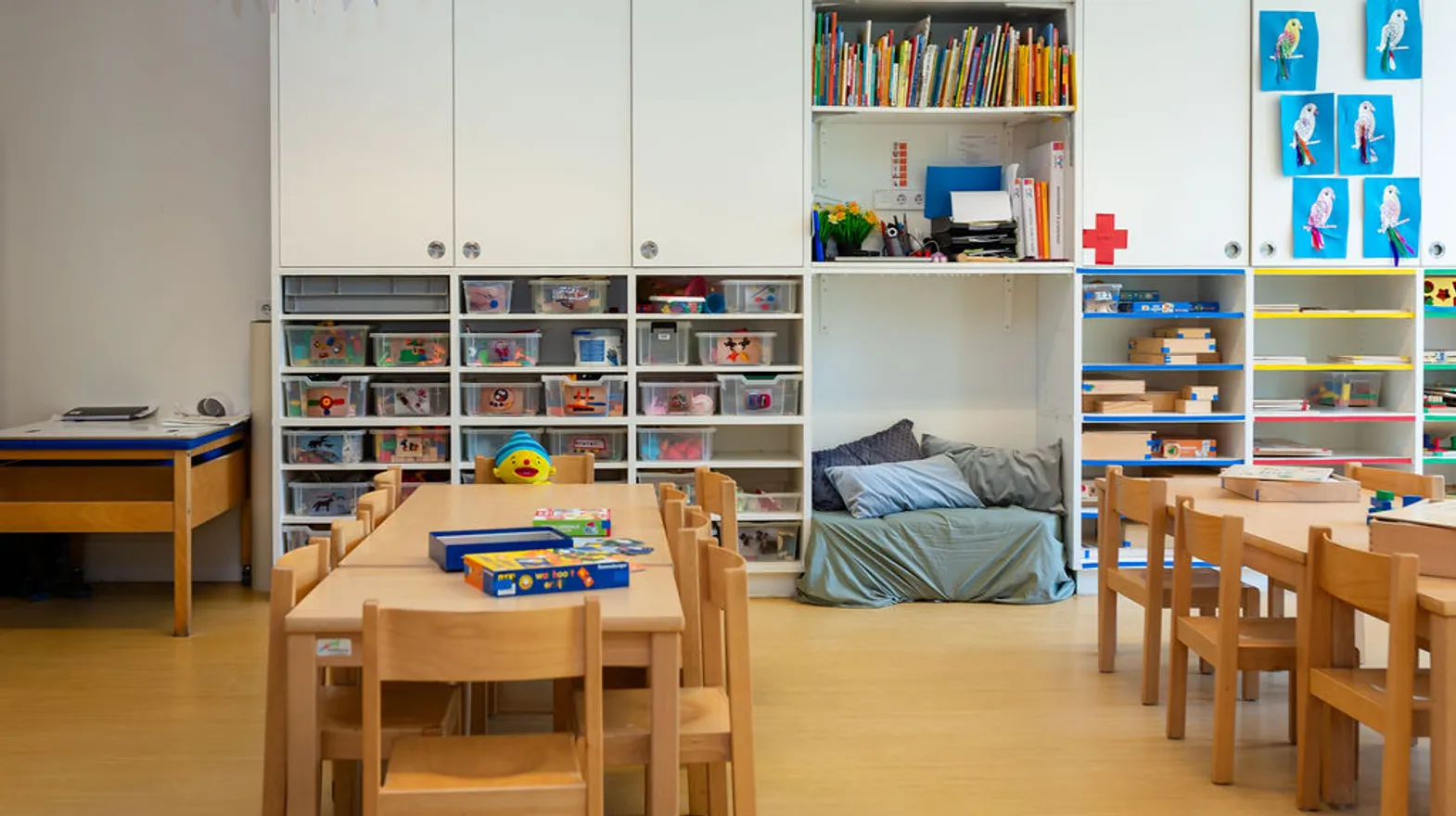 De groepsruimte met verschillende hoeken bij peuteropvang de Olijfboom, kinderopvang Kind&co Ludens