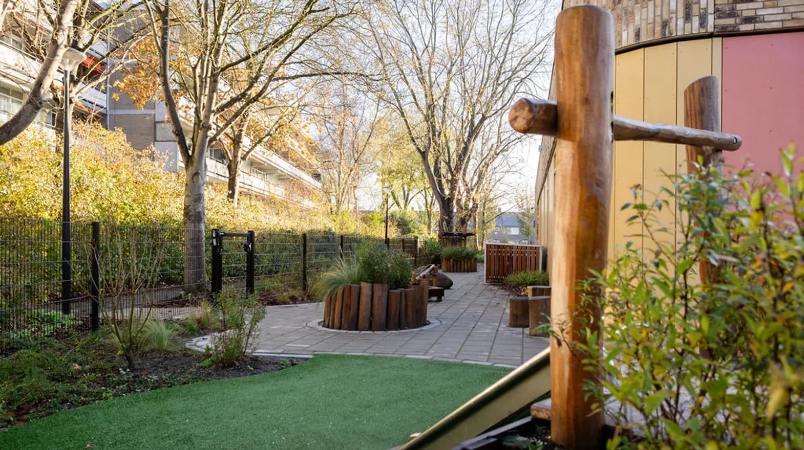 Buitenruimte van PO Avonturijn, Kind&co ludens