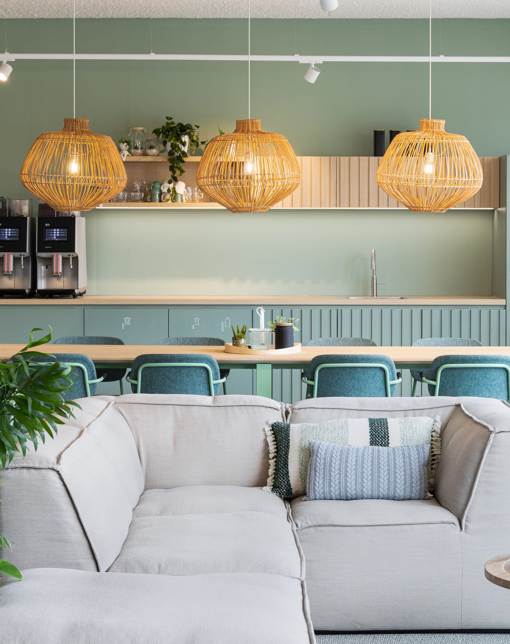 Keuken servicekantoor bij kinderopvang Kind&co ludens