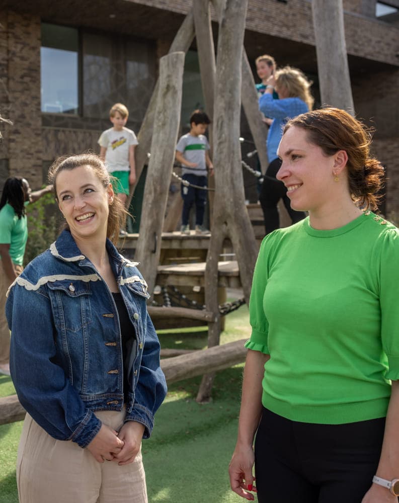 Pedagogisch medewerkers hebben overdracht bij kinderopvang Kind&co ludens