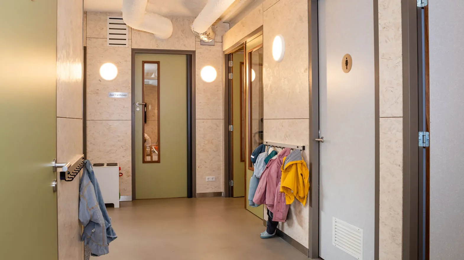 Gang binnenruimte PO Veenkabouters Kind&co ludens