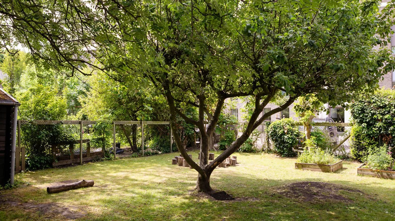 De tuin van peuteropvang Oog in Al bij kinderopvang Kind&co Ludens