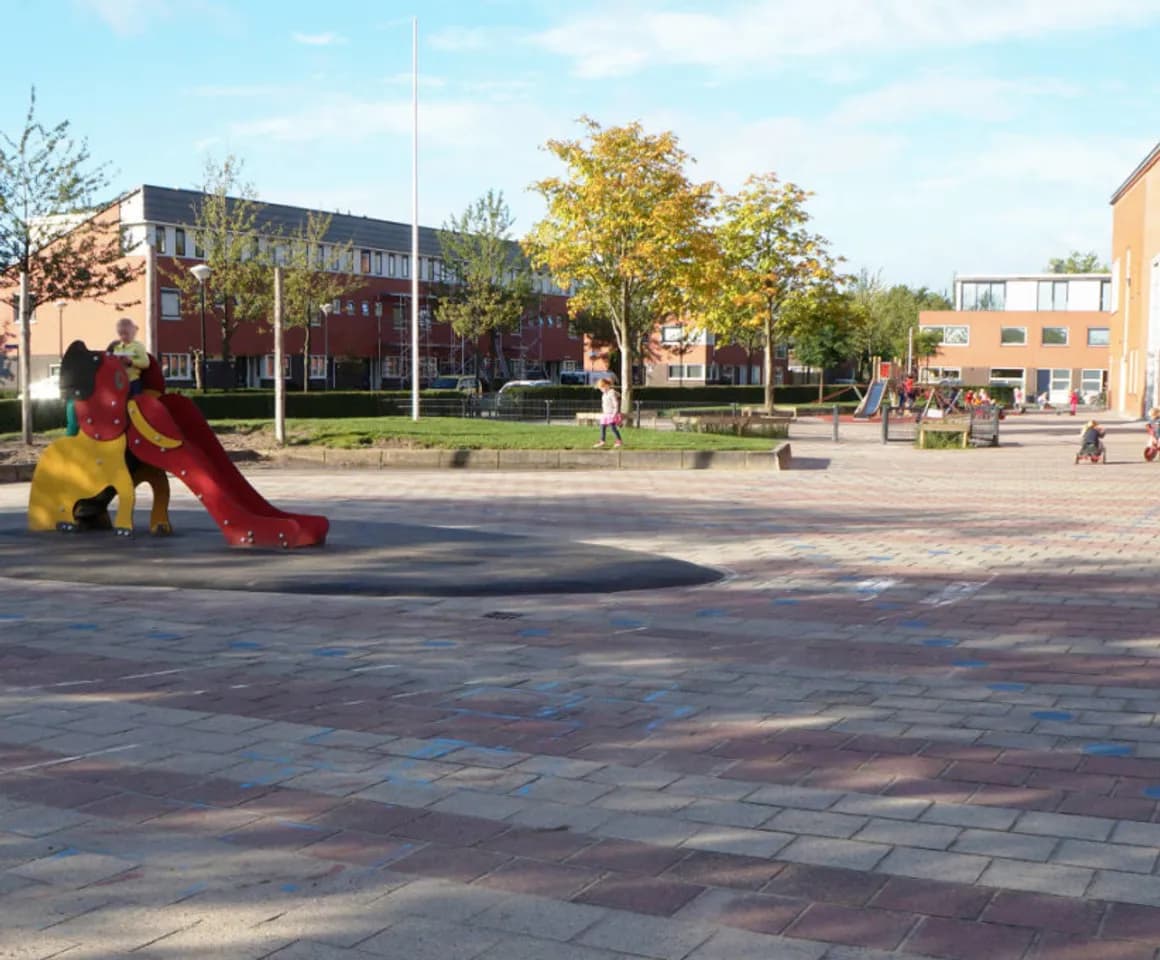 De buitenspeelruimte van buitenschoolse opvang Belhamels, Kinderopvang Kind&co ludens