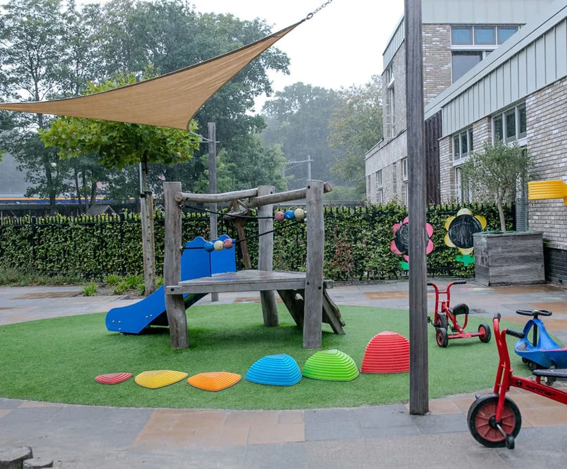 buitenspeelruimte bij Peuteropvang Baarn Dribbel van kinderopvang Kind&co ludens