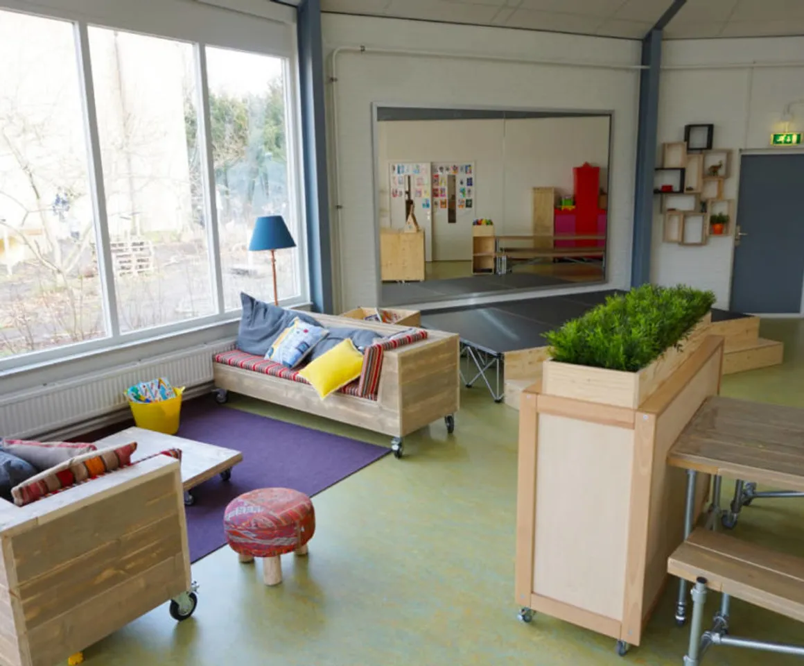 De groepsruimte bij buitenschoolse opvang Bijenkorf, kinderopvang Kind&co Ludens