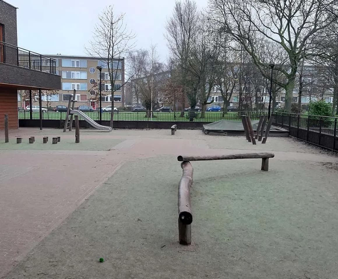 Buitenruimte bij Peutergroep Weesp Weespersluis van kinderopvang Kind&co ludens