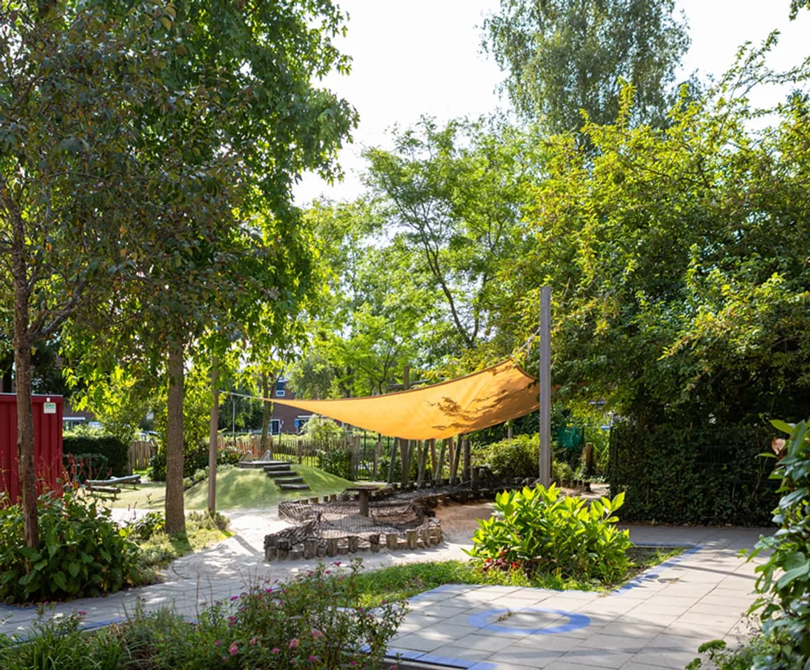 Buitenruimte van BSO Woerden Rakkers bij kinderopvang Kind&co ludens