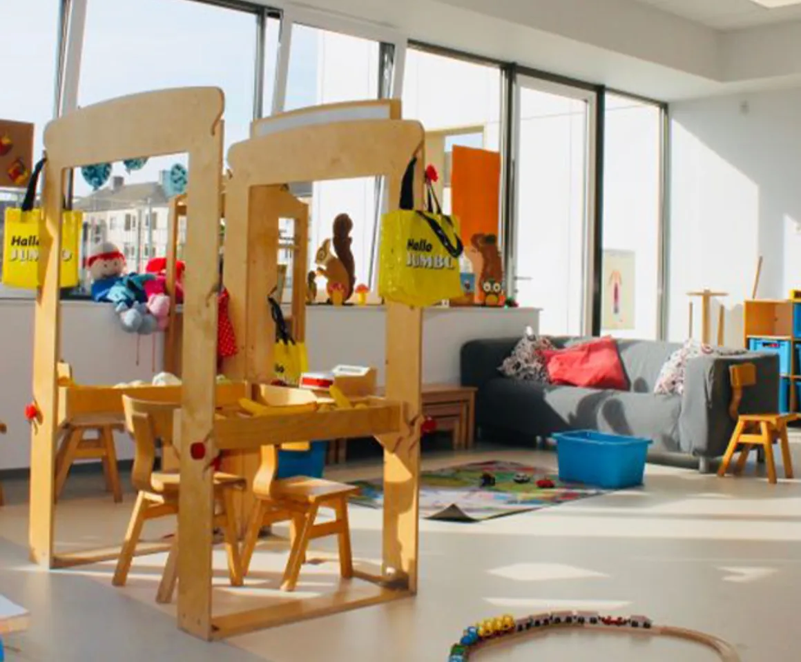 Grote speelruimte bij Peuteropvang De Bilt Regenboog van kinderopvang Kind&co ludens