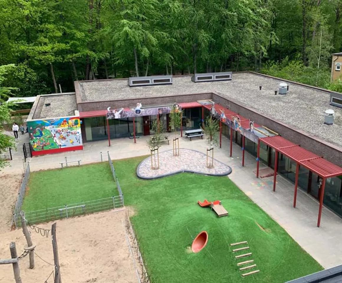 Bovenaanzicht van BSO Zeist Heldenhonk bij kinderopvang Kind&co ludens
