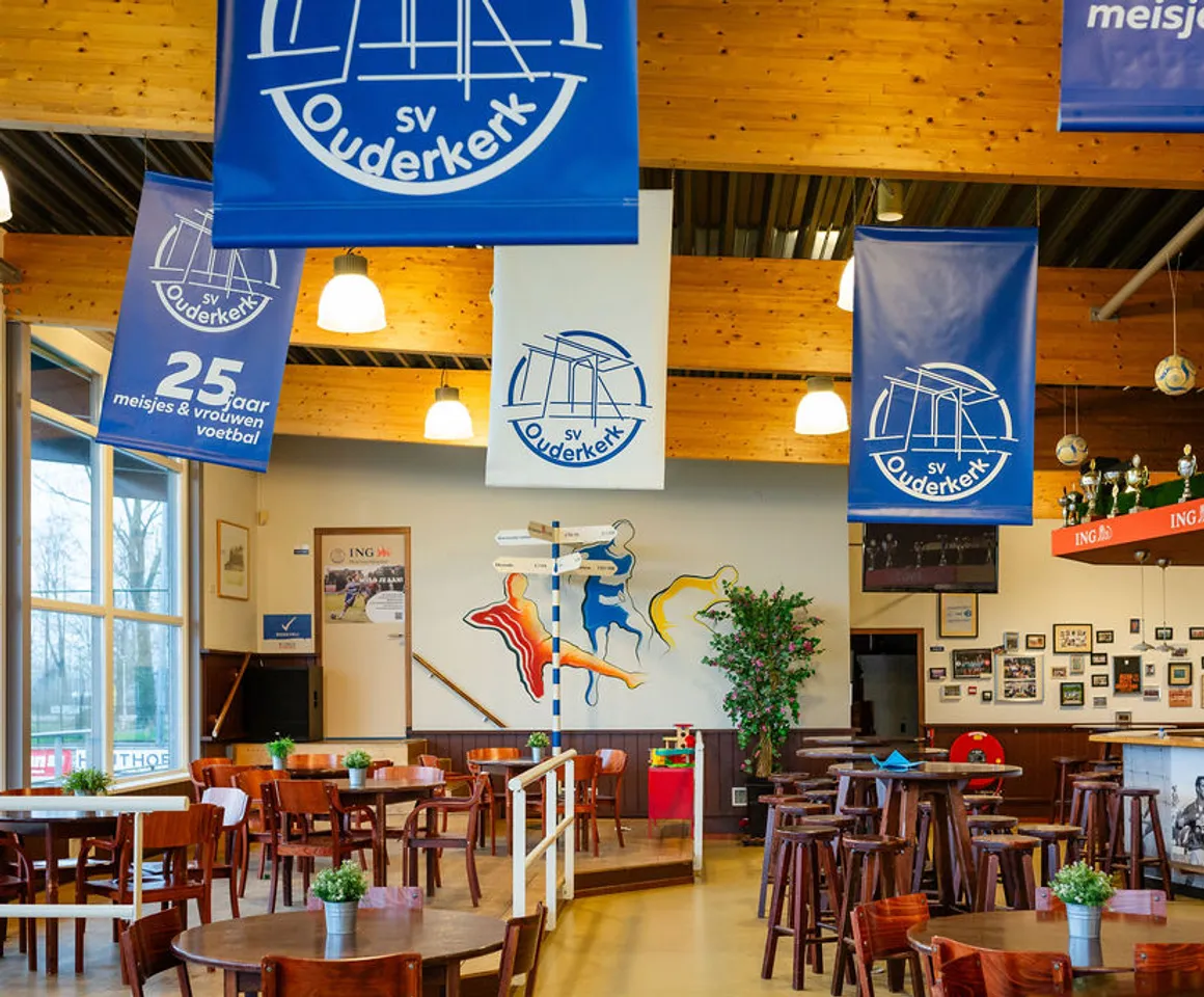 De groepsruimte (sportkantine) van buitenschoolse opvang Villa Sportief, kinderopvang Kind&co Ludens