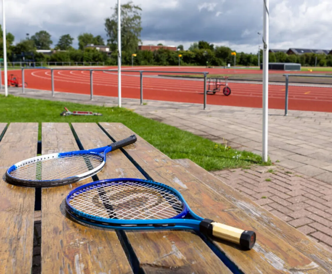 De atletiekbaan bij buitenschoolse opvang Spits, Kind&co ludens