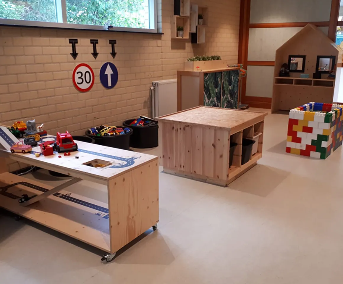 Speelhoek in groepsruimte bij BSO Spelonk Den Dolder van kinderopvang Kind&co ludens