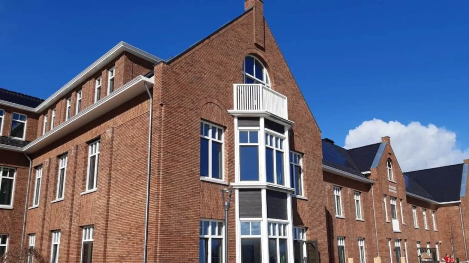 Gebouw van peuteropvang Weespersluis in Weesp bij kinderopvang Kind&co ludens