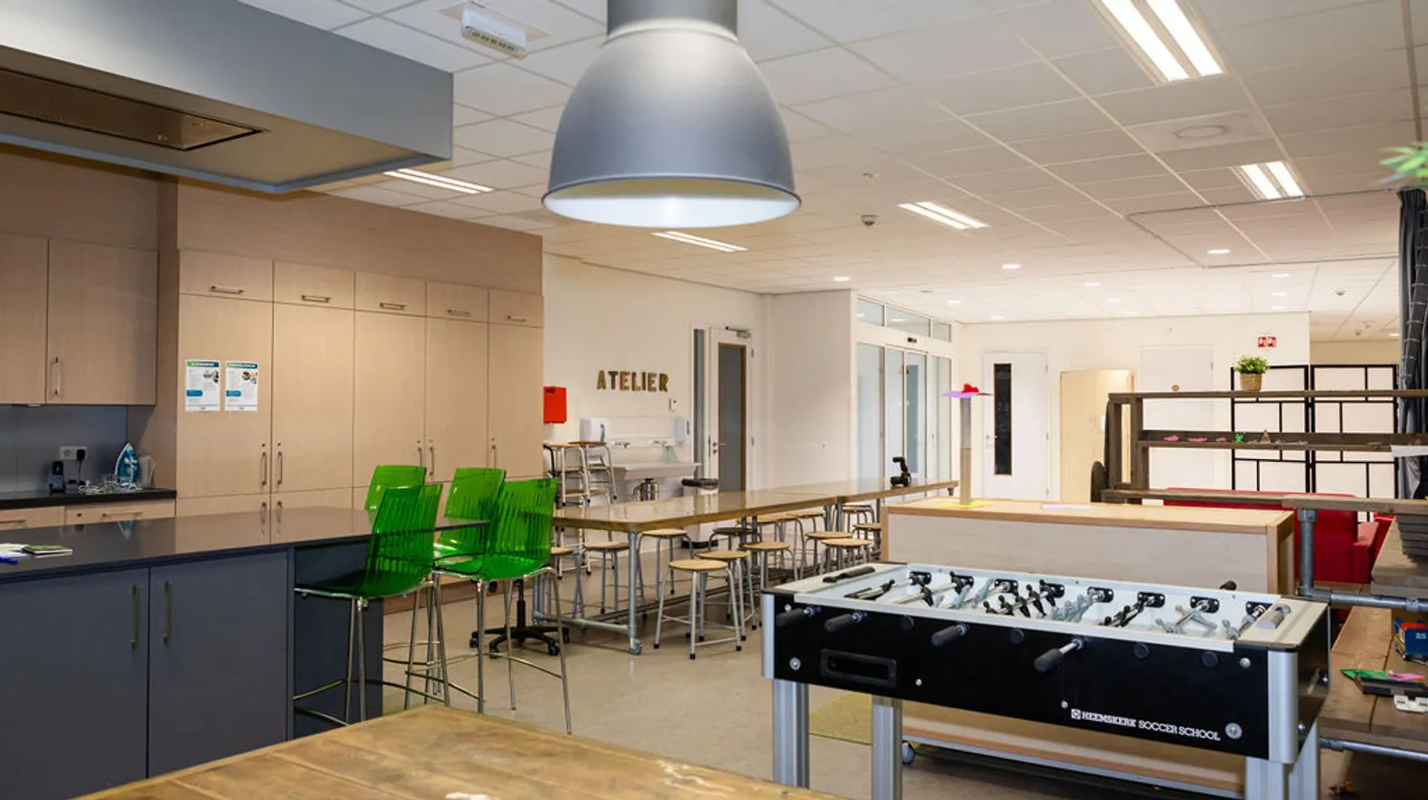 De groepsruimte van buitenschoolse opvang buitenrijk, kinderopvang Kind&co Ludens