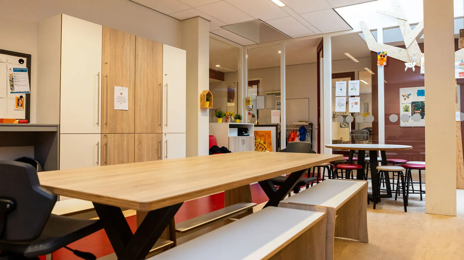 Groepsruimte van BSO Orangerie Baarn bij Kinderopvang Kind&co ludens